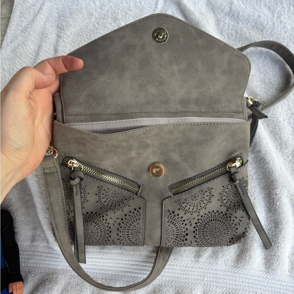 Elegant Gray Crossbody Bag - Picture 6 of 6